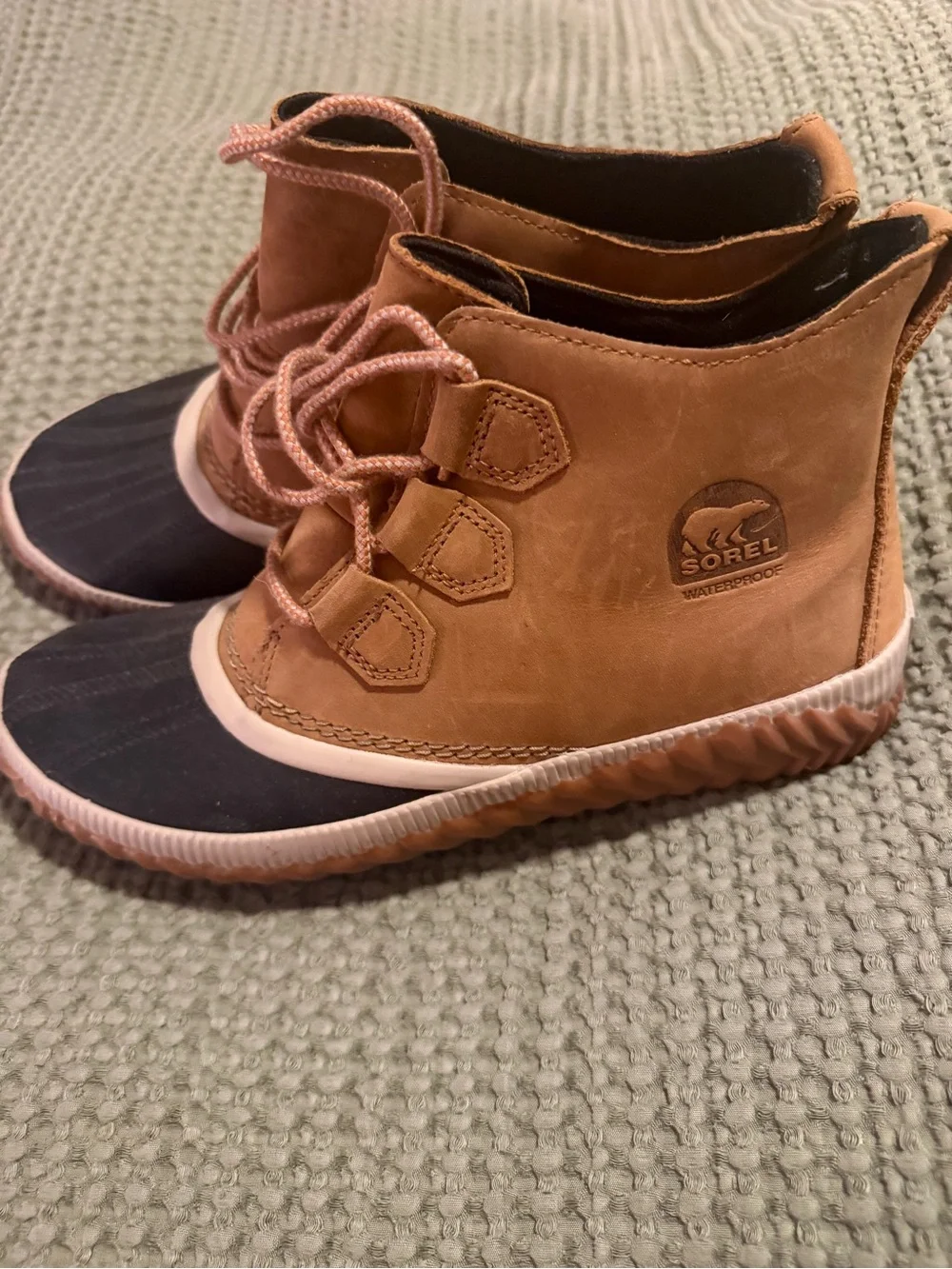 Sorel Women’s Two-Tone Duck Boots in Black and Brown